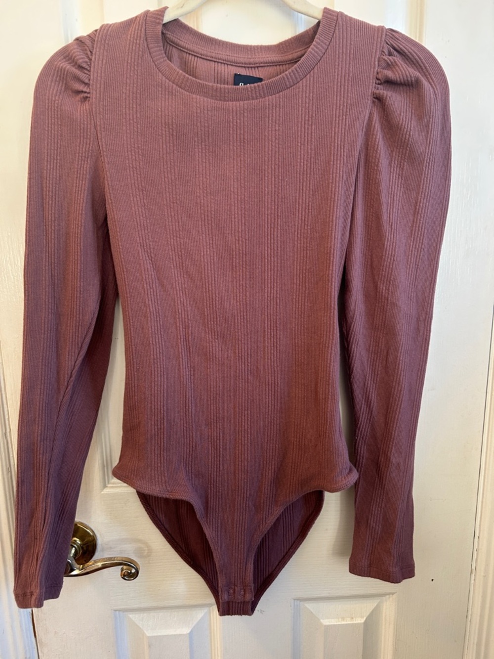 Gap Ribbed Long-Sleeve Bodysuit in Dusty Rose